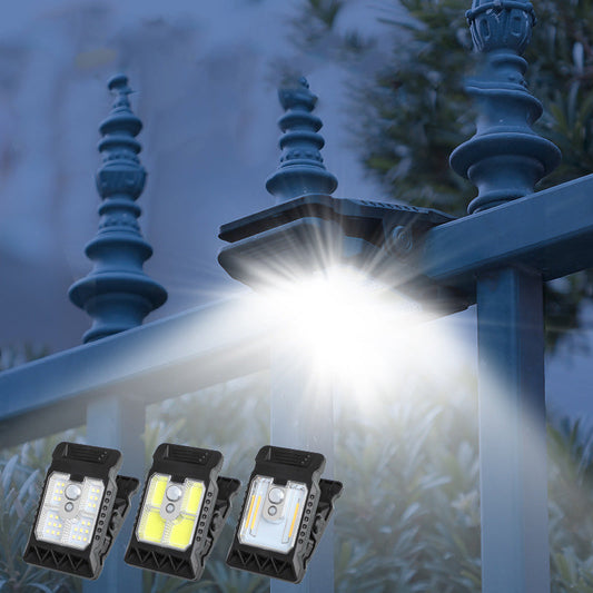🔥Den mest praktiska🌿 Solenergidriven klämlampa med rörelsesensor – köp två, få en gratis! Perfekt för trädgården, balkongen och terrassen! 🏡✨